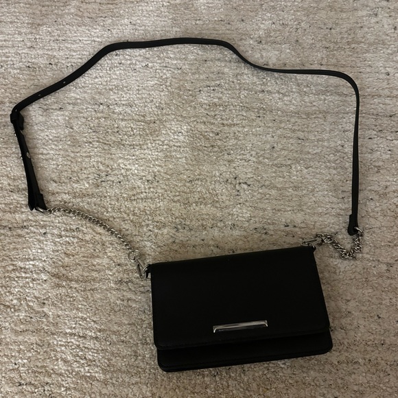 Black clutch - Picture 1 of 4